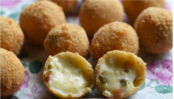 Chili cheese tops
